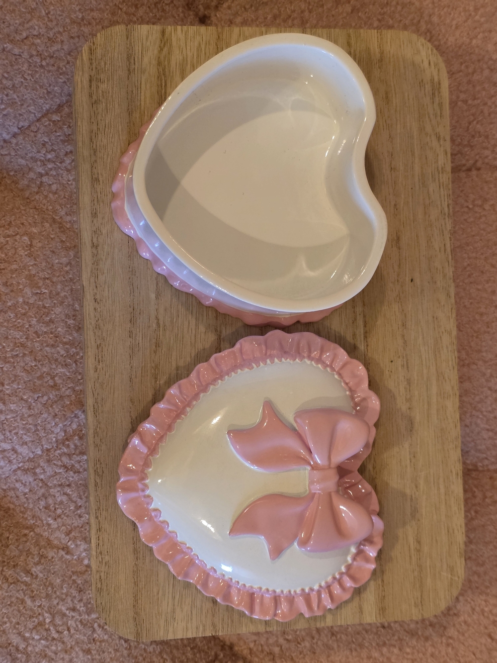 Pink Heart Bow Ceramic Soap Dispenser & Heart Dish With Lid Set - Picture 9 of 10
